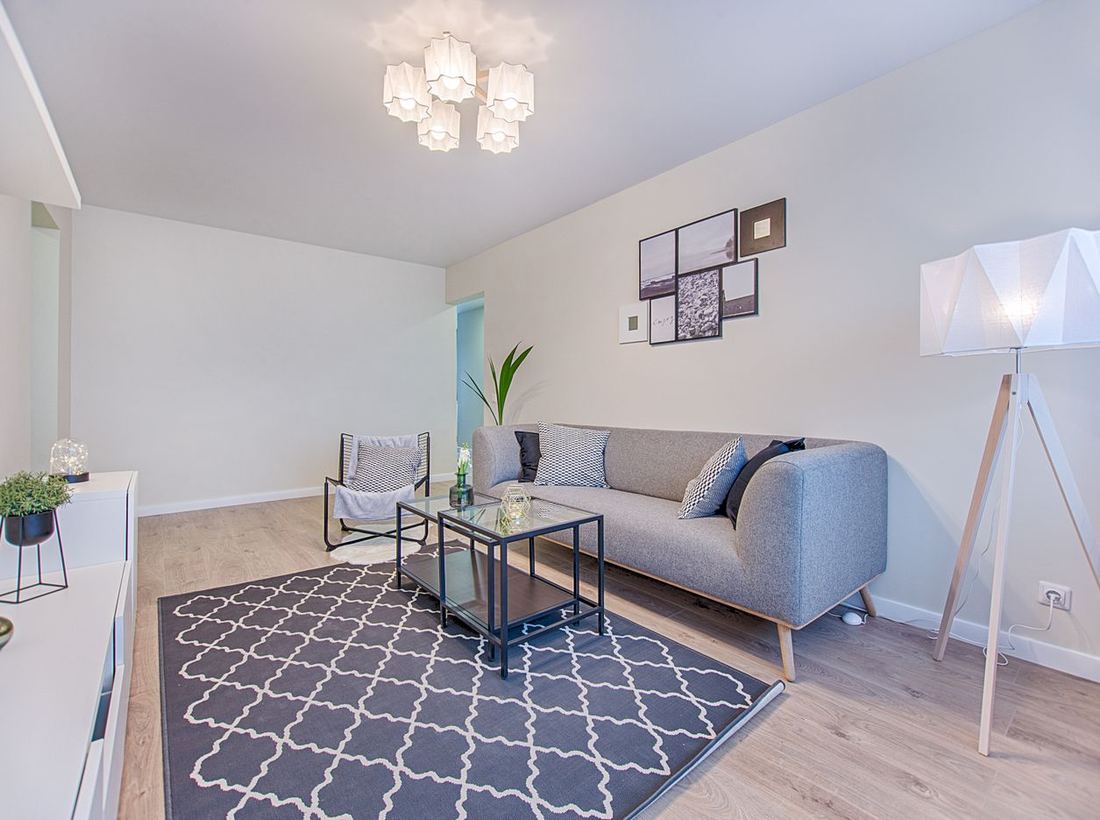 Helle Ferienwohnung mit Wohnzimmer